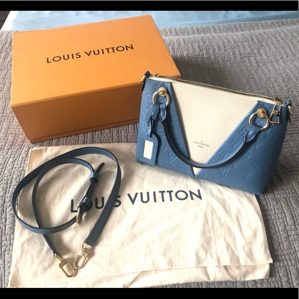 2019 LV V Tote BB